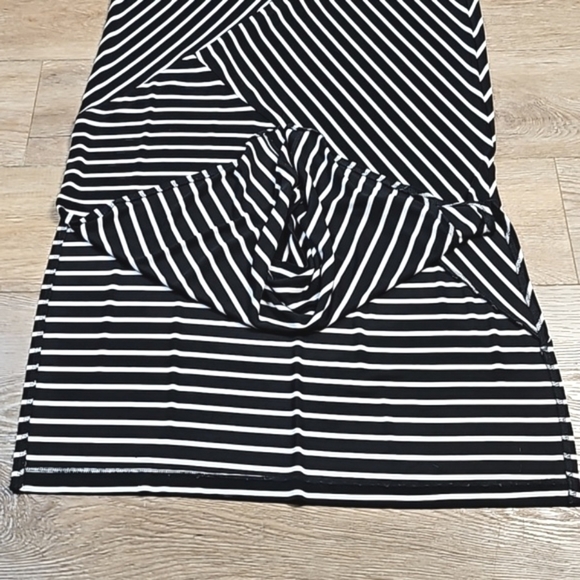 Chico's Travelers Simone Black & White Stripe Sleeveless Side Slit Maxi Dress - Picture 7 of 16